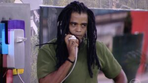 Quem está no sexto Paredão do BBB 25: Diogo Almeida, Vilma e Vitória Strada. Eles disputam a permanência na casa mais vigiada do Brasil! Diogo Almeida começou..